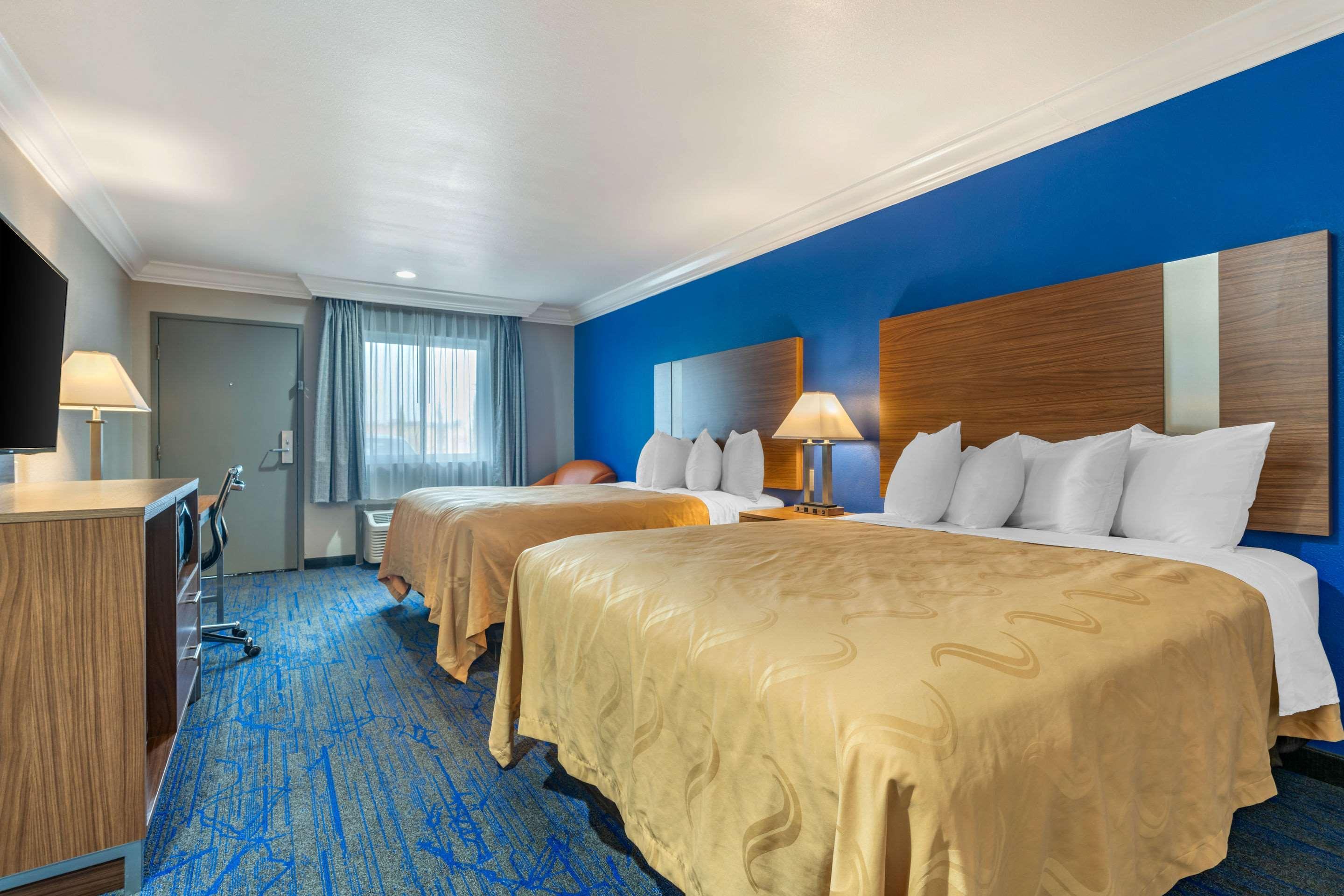 Quality Inn & Suites Вакавіль Екстер'єр фото