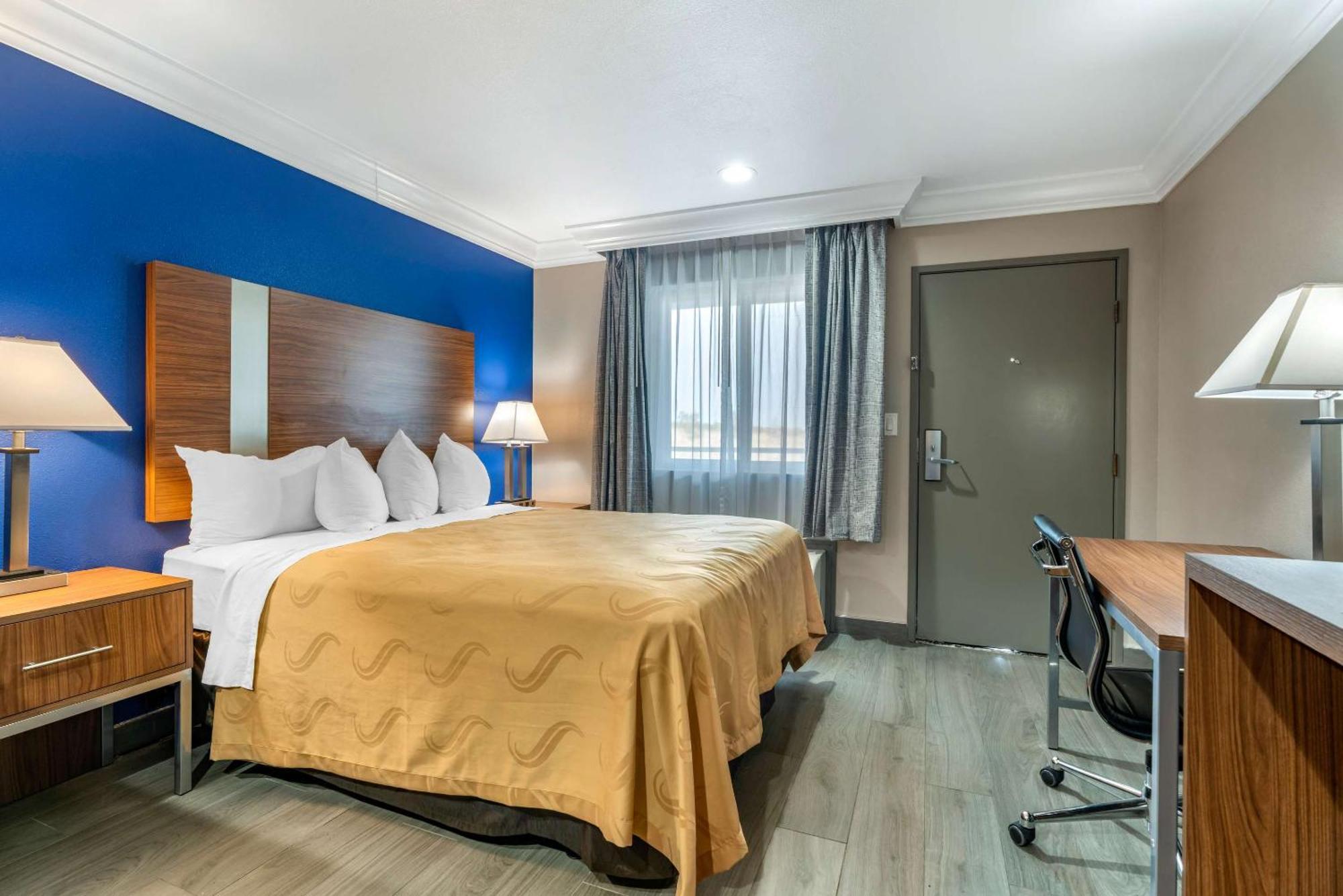 Quality Inn & Suites Вакавіль Екстер'єр фото